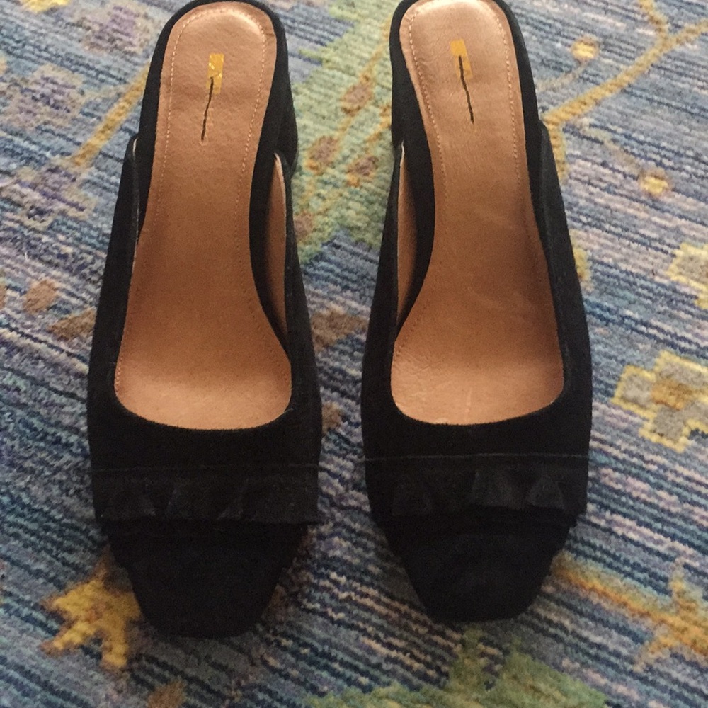 Atiko brand opened toe suede slides
